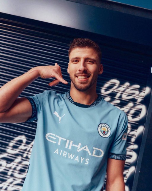 Heloo there tell me about Manchester City new jersey these season
